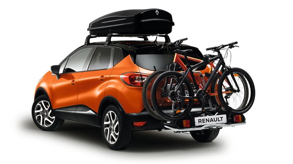 Renault Service Accessories - zoom on Renault CAPTUR with bike carrier and roof box